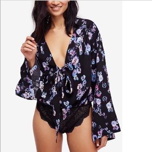 FREE PEOPLE FORTIES FEEL V-NECK LONG SLEEVE FLORAL BODYSUIT Coquette Cottagecore